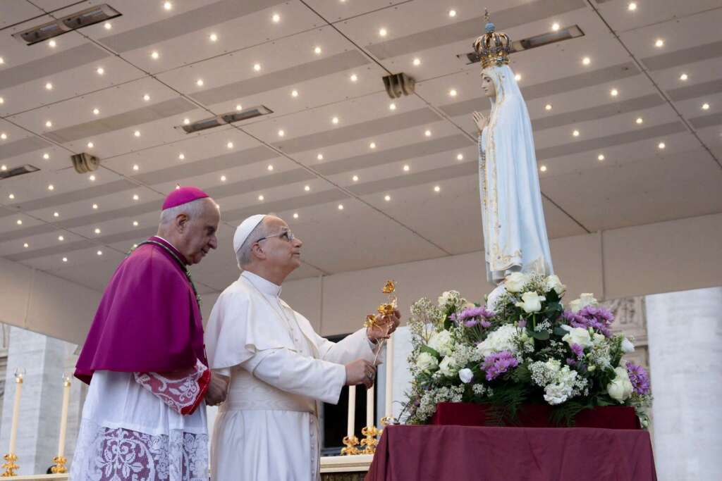 Papa Leon con la virgen de Fatima